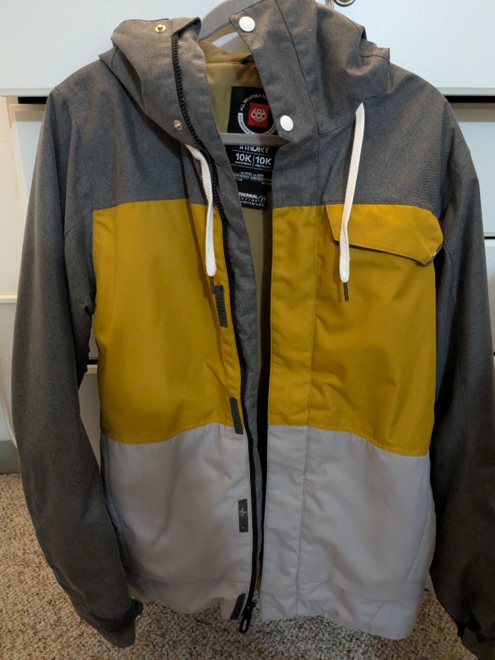 686 snowboard jacket